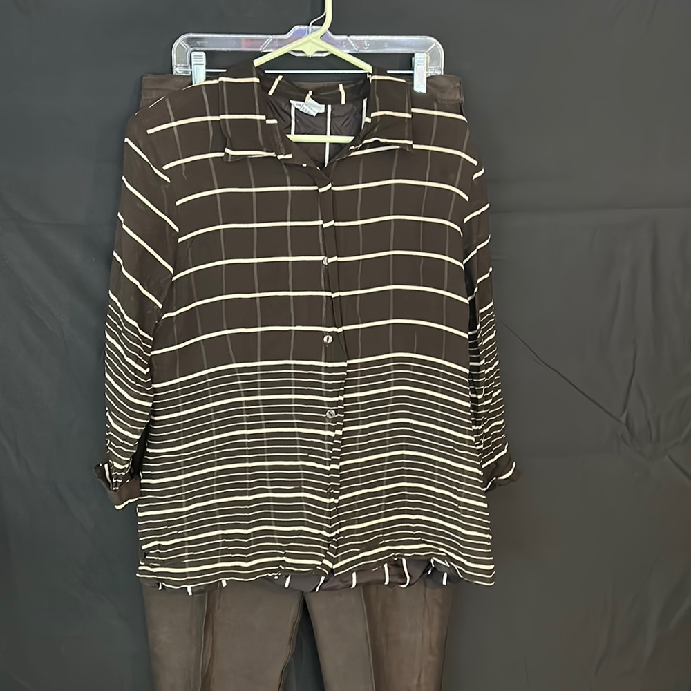 Vintage silks by I.S.C women’s silk outfit size xl/ pants & blouse